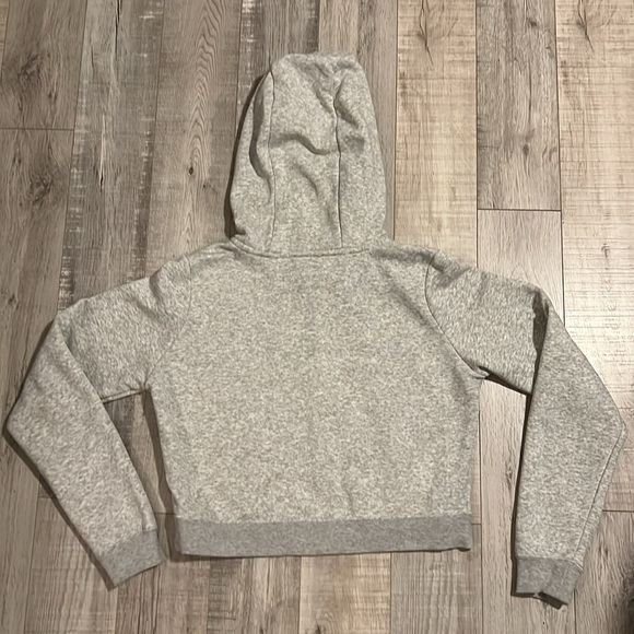 Nike Sportswear Essential Cropped Hoodie - Picture 10 of 11